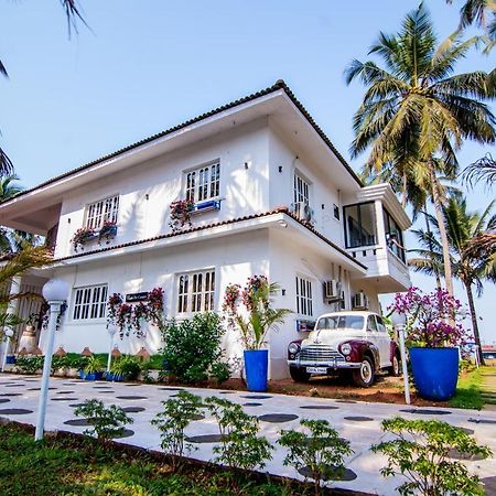 White House In Goa, Truly Amazing Experience Bed & Breakfast Saligao ภายนอก รูปภาพ
