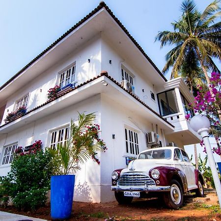 White House In Goa, Truly Amazing Experience Bed & Breakfast Saligao ภายนอก รูปภาพ