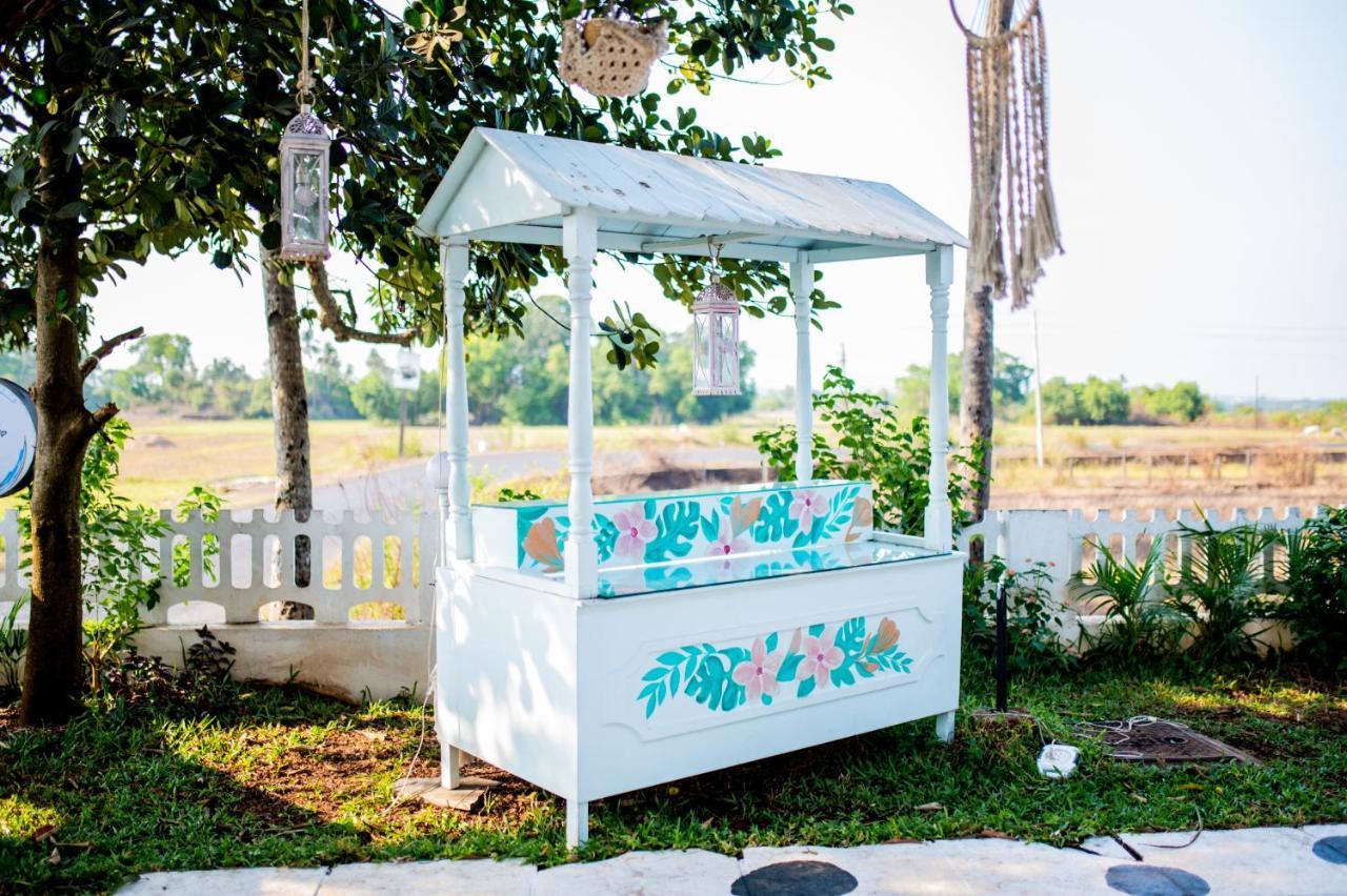 White House In Goa, Truly Amazing Experience Bed & Breakfast Saligao ภายนอก รูปภาพ