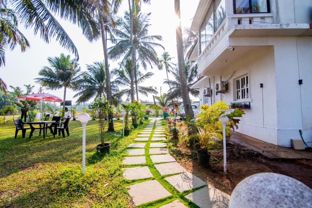 White House In Goa, Truly Amazing Experience Bed & Breakfast Saligao ภายนอก รูปภาพ