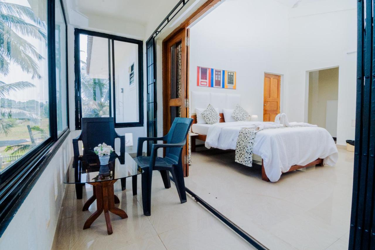 White House In Goa, Truly Amazing Experience Bed & Breakfast Saligao ภายนอก รูปภาพ