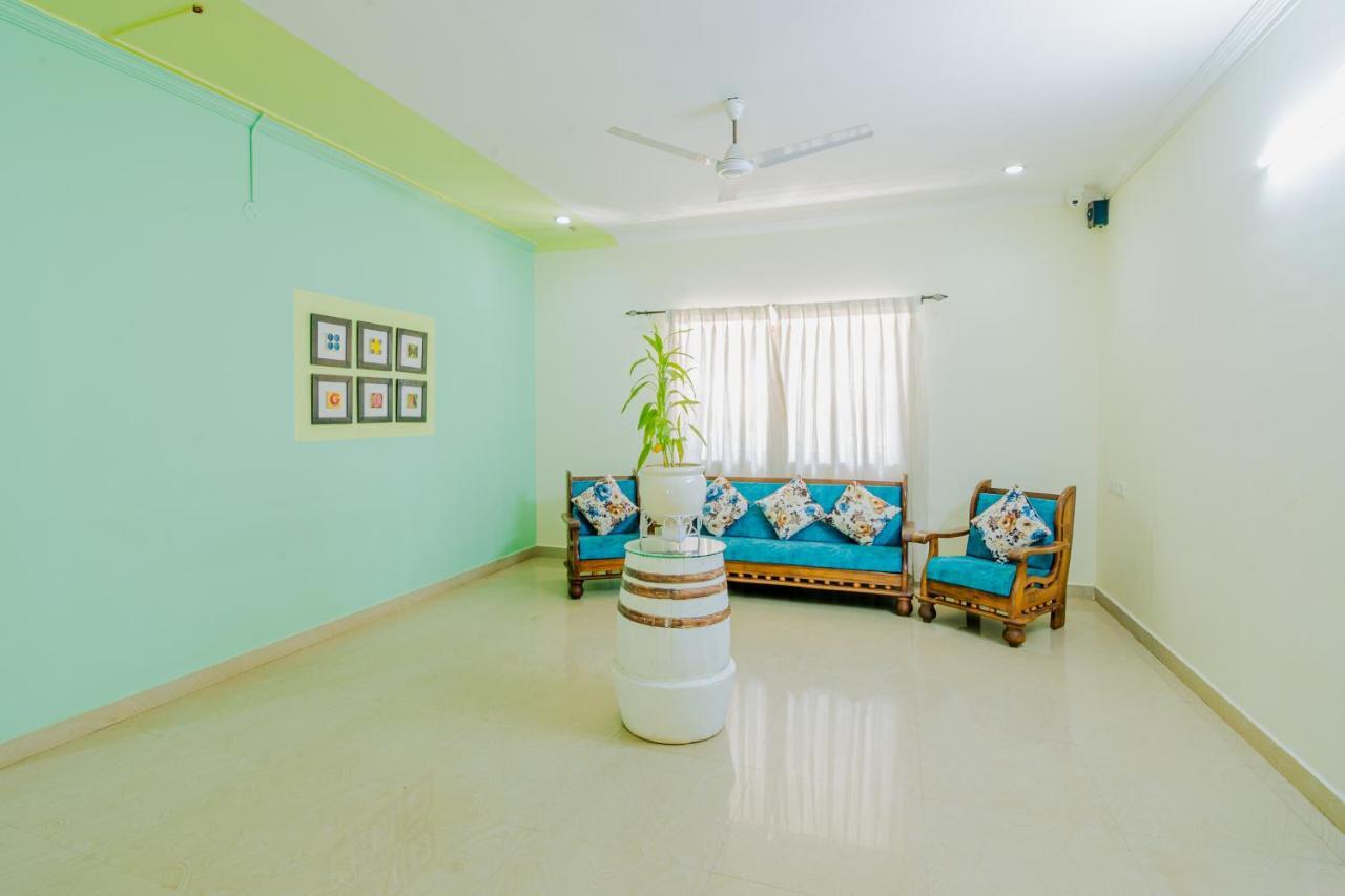 White House In Goa, Truly Amazing Experience Bed & Breakfast Saligao ภายนอก รูปภาพ