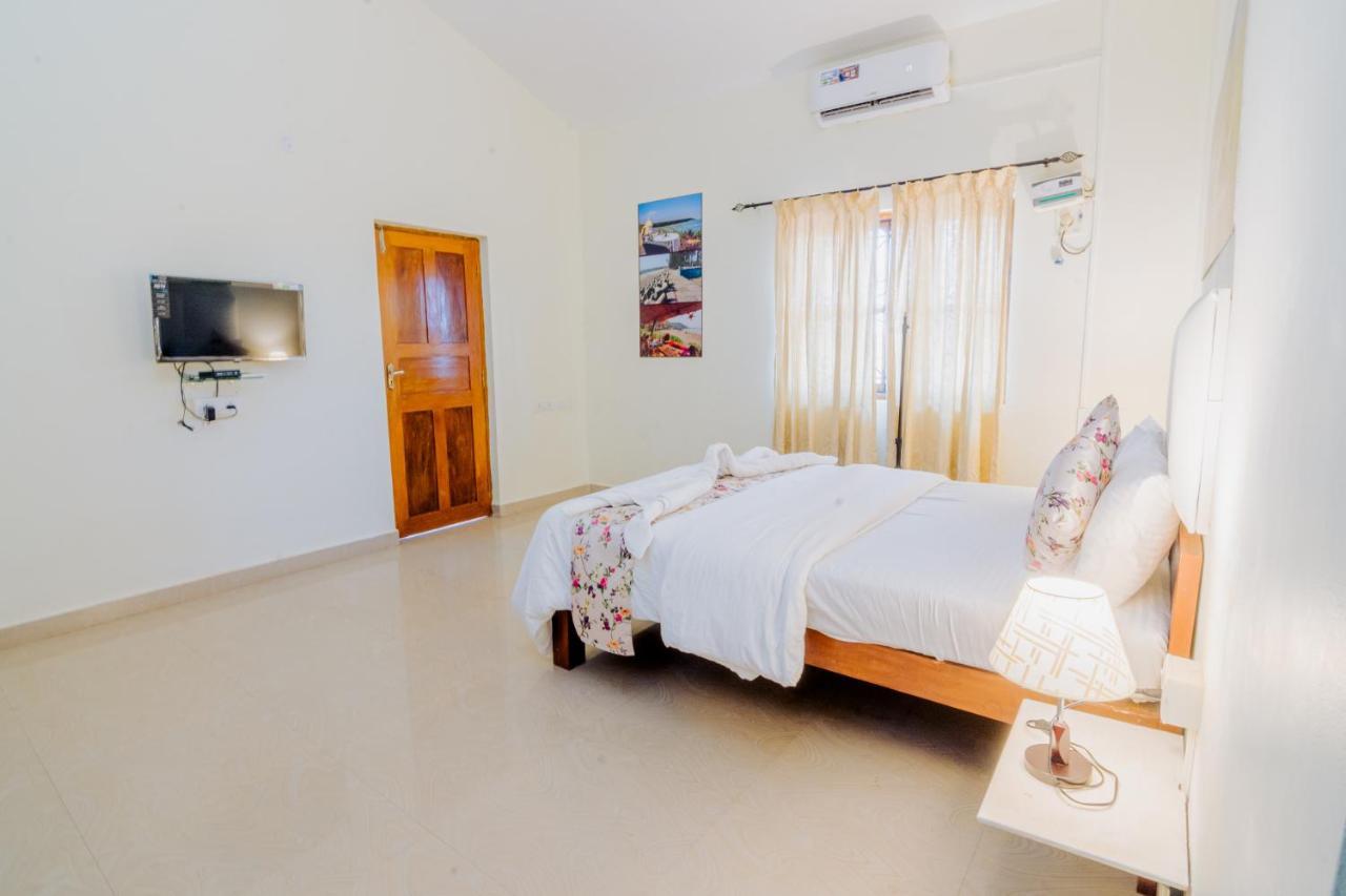 White House In Goa, Truly Amazing Experience Bed & Breakfast Saligao ภายนอก รูปภาพ