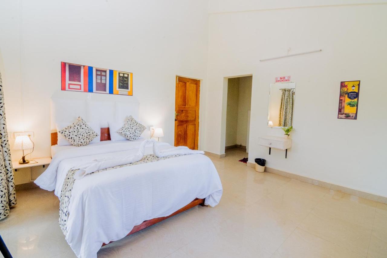 White House In Goa, Truly Amazing Experience Bed & Breakfast Saligao ภายนอก รูปภาพ