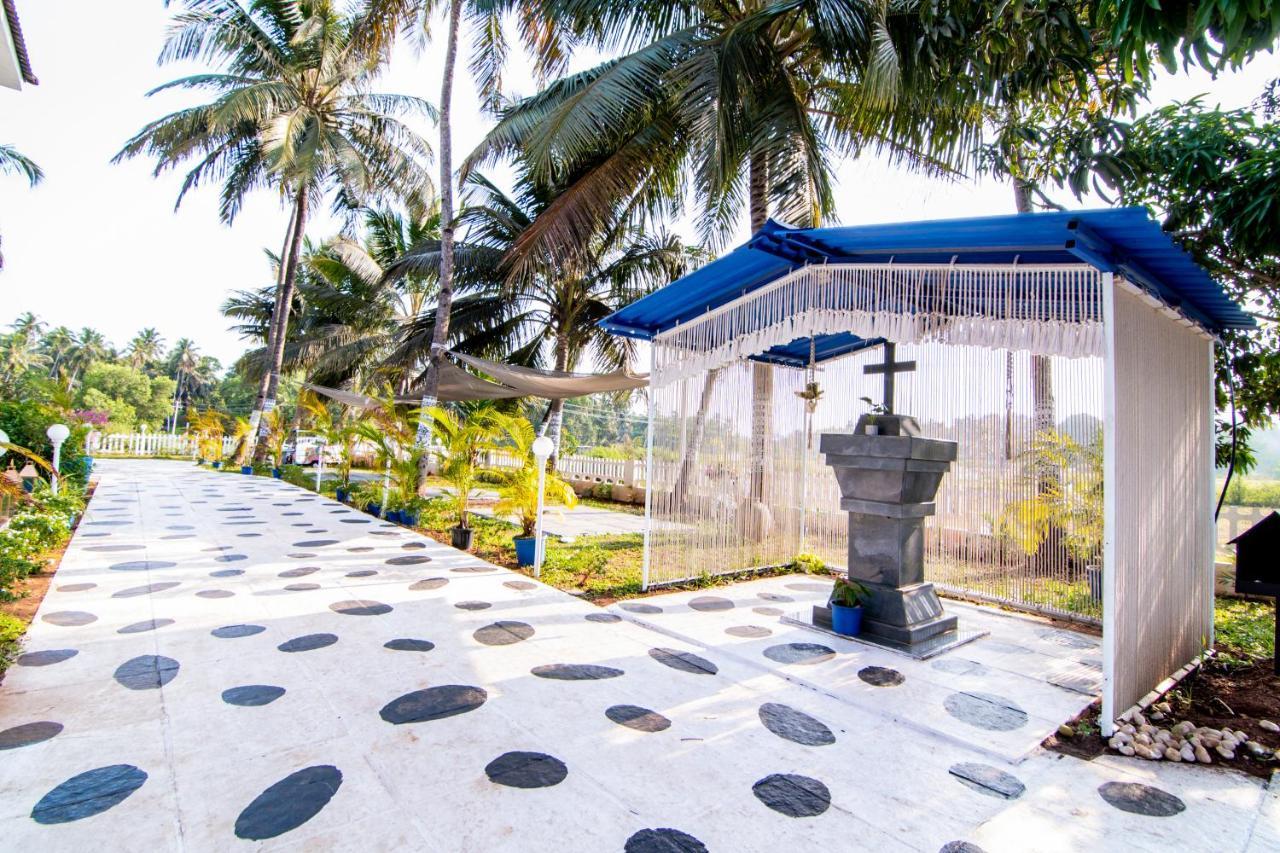 White House In Goa, Truly Amazing Experience Bed & Breakfast Saligao ภายนอก รูปภาพ