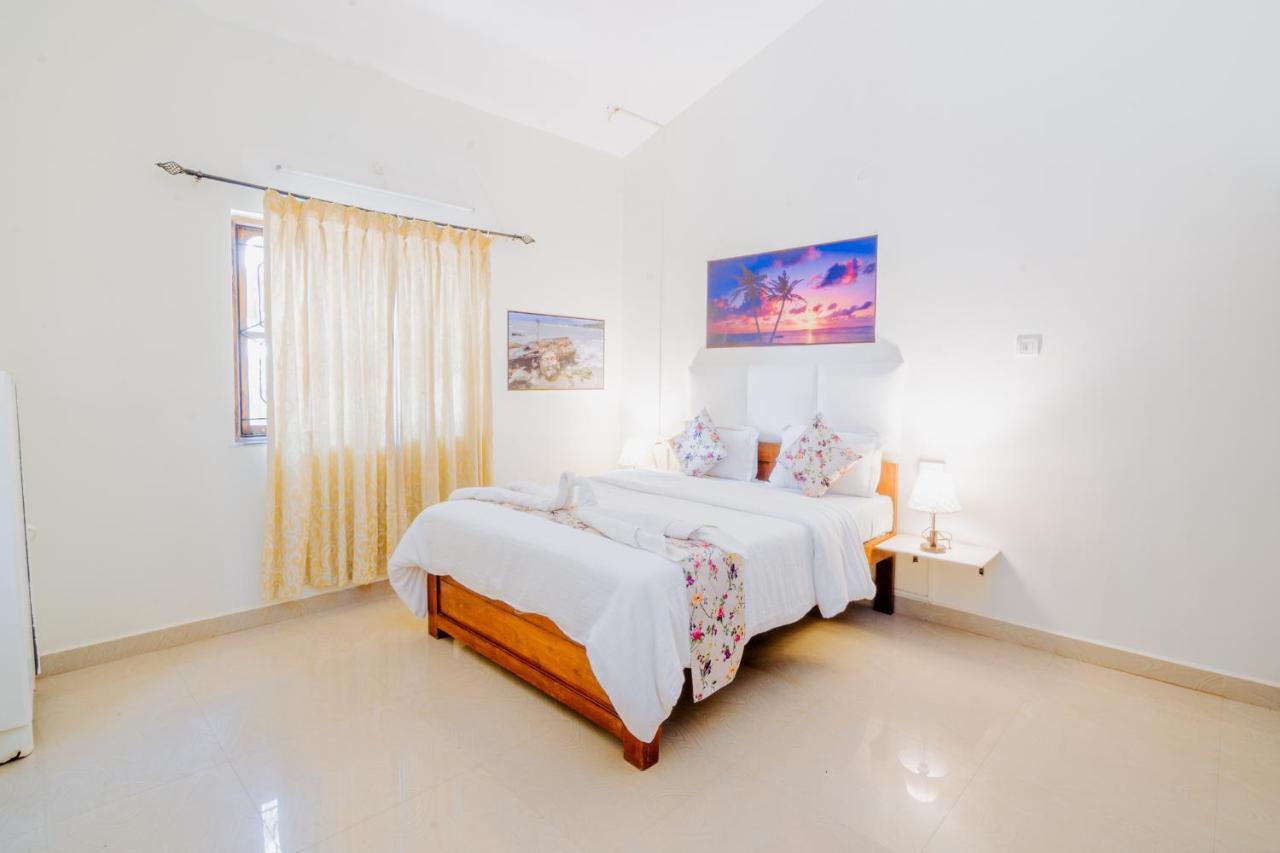 White House In Goa, Truly Amazing Experience Bed & Breakfast Saligao ภายนอก รูปภาพ